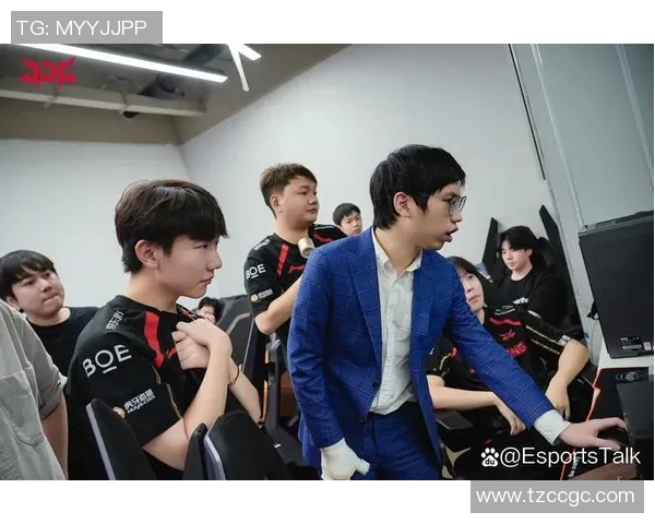 分析JDG在英雄联盟比赛中包夹策略的成功与失误之处实时新闻 分析JDG在英雄联盟比赛中包夹策略的成功与失误之处实时新闻